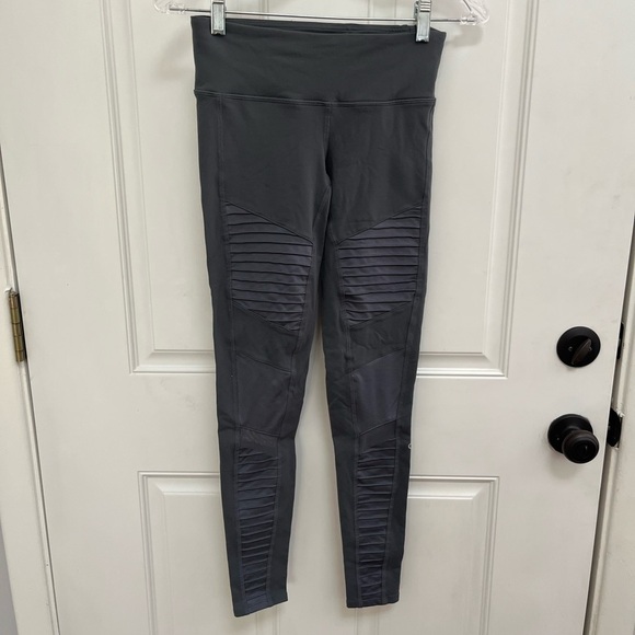 ALO Yoga Charcoal gray Ribbed moto Leggings size xxs - Picture 4 of 9